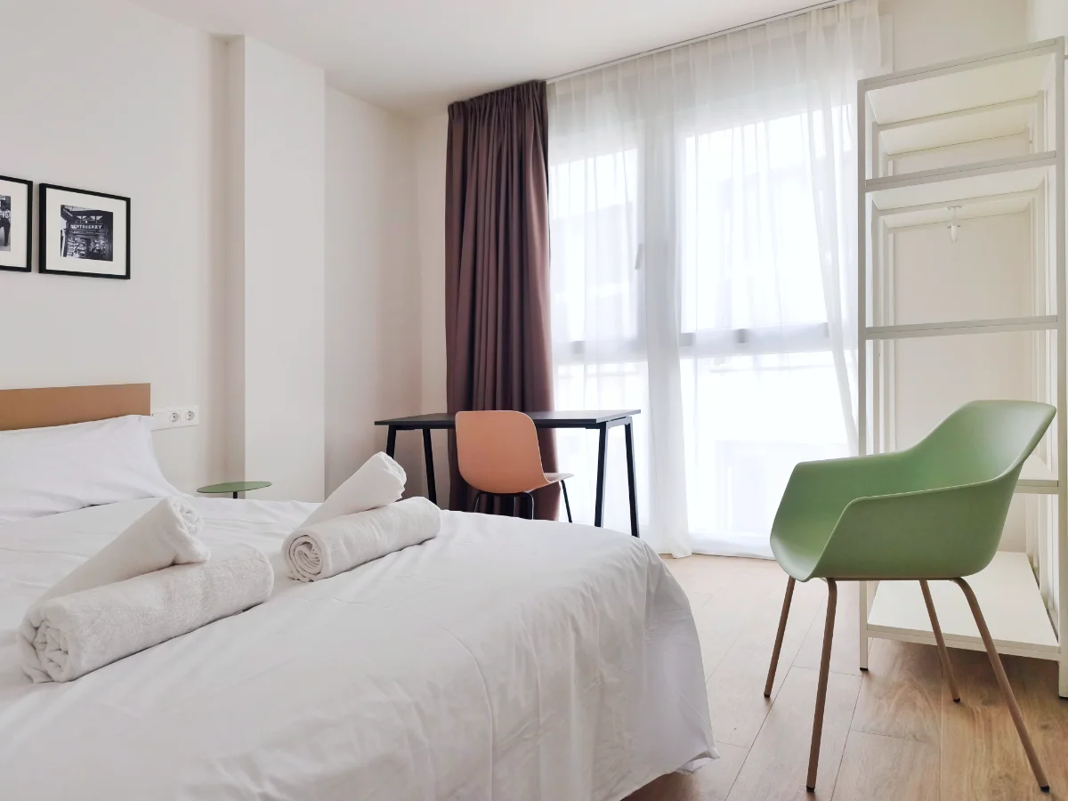 R2F · 2 habitaciones – Edificio Rojo, Valladolid